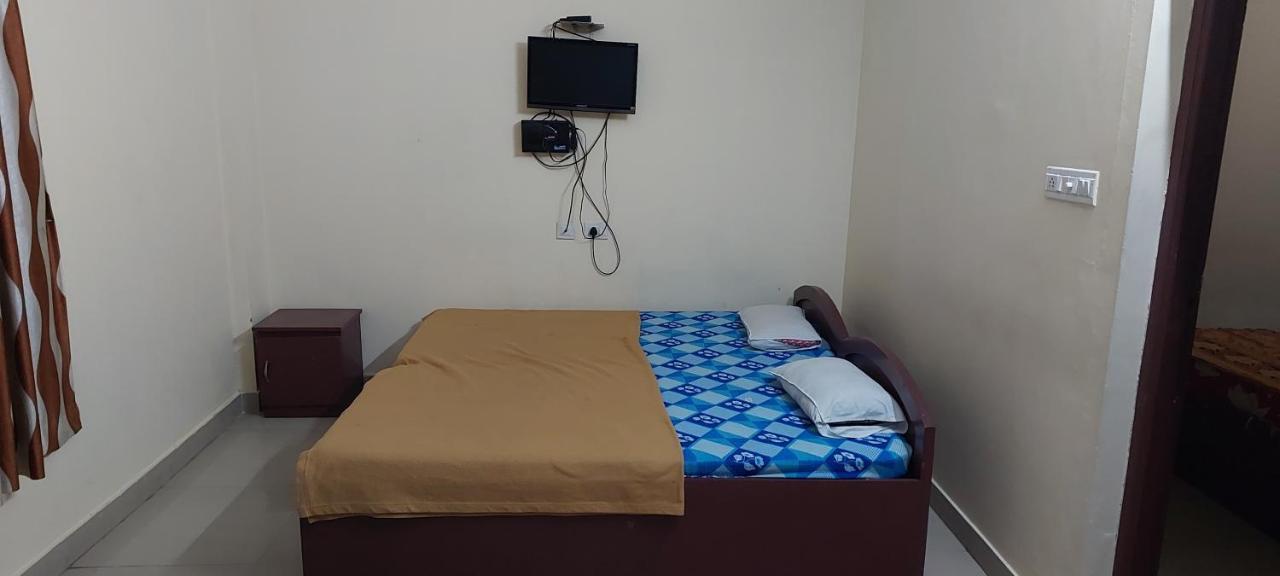 Adhithya Apartments Guruvayur Bagian luar foto