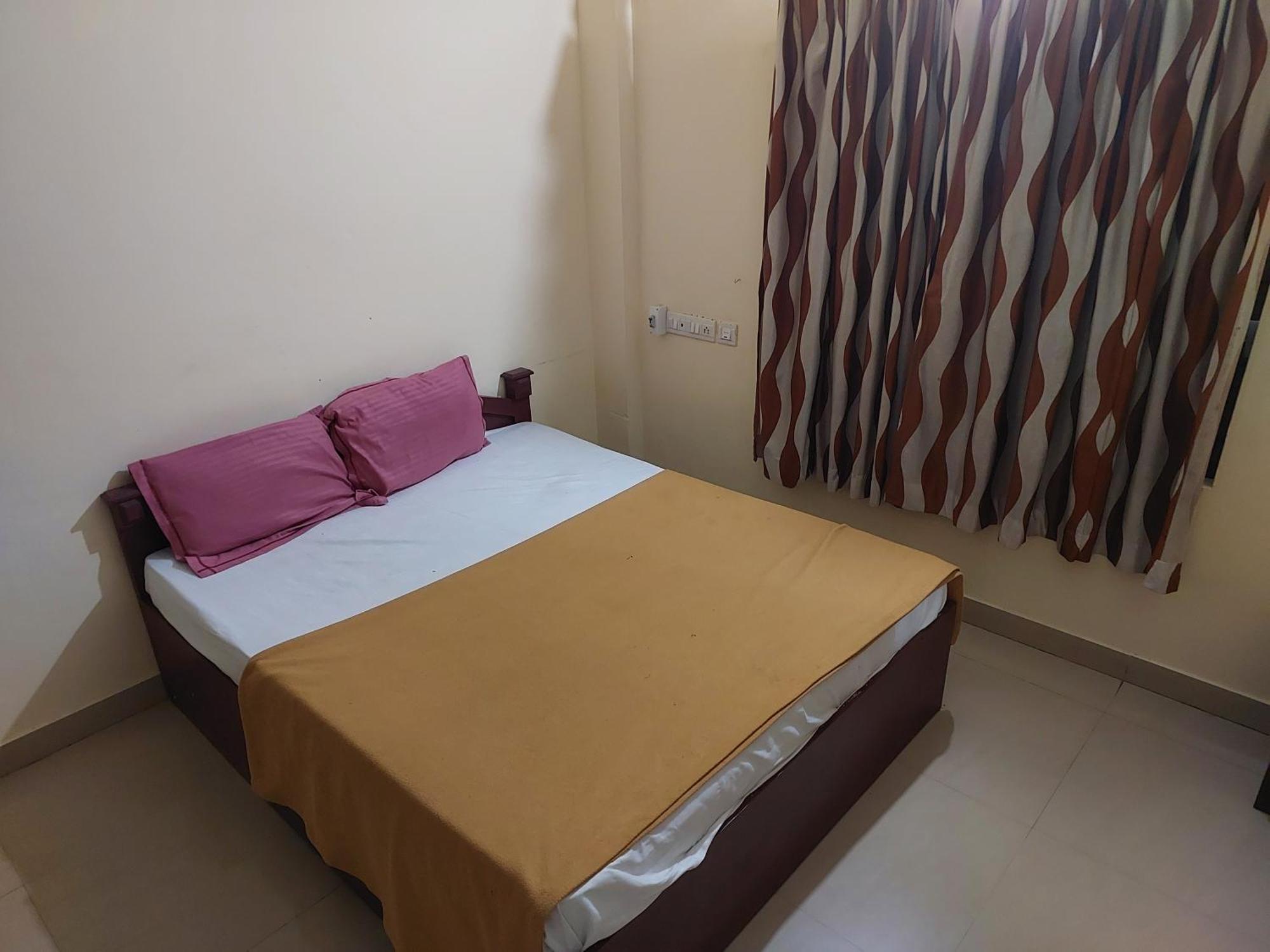 Adhithya Apartments Guruvayur Bagian luar foto